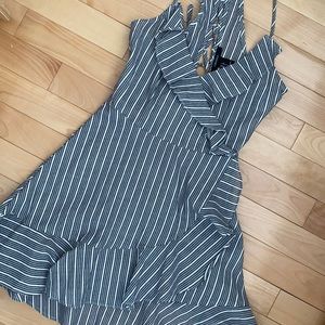 Forever 21 ruffle dress size small